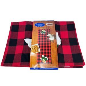 St. Nicholas Square Texmas Tidings 36" x 13" Table Runner Christmas NIB